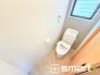 ～ウォシュレット付トイレ～
・窓があるので使用後や掃除の際には換気もしやすく快適ですね。
・温水洗浄機能付きに新品交換済みです。
