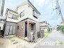 ～閑静な住宅街の立地～
・周辺は閑静な住宅街となっておりますので、静かな暮らしをご実現いただけます。
・前面道路の交通量も多くないので、小さなお子様がいるご家庭でもご安心ですね。
