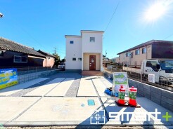 ~明るさを感じる外観~
・外壁は2トーンカラーを採用し、デザイン性に優れた見た目となっております。
・帰宅した際にホッと感じるような飽きのこない外観。ぜひ現地でご確認くださいませ。