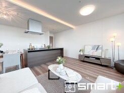 ~ナチュラルな色彩のLDK~
・自然な風合いの色味で纏められたLDKは家具のコーディネートもしやすくなっております。
・どんなインテリアにするか、考えるだけでも楽しくなりますね。