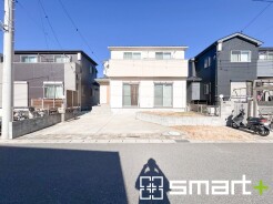 ~綺麗にお使いの外観~
・外観も綺麗にお使いなので、築年数を感じさせない見た目となっております。
・外壁や屋根のリフォームなどをお考えの方もお気軽にご相談くださいませ。