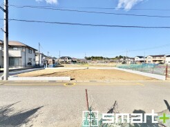 ~2区画の新規物件~
・柏市篠籠田に限定2区画の新規売地が販売開始です。
・建築条件はございませんので、お好きなメーカーで建築いただけます。ぜひ一度お問い合わせくださいませ。
(1号地)