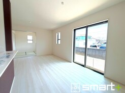 ~家具の配置がしやすい間取~
・LDKはリビングとダイニングの境目が分かりやすくなっており、家具の配置がしやすい造り。
・どんなインテリアにするか考えるだけでも楽しくなりますね。