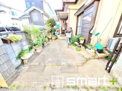 ~駐車場ももちろんございます~
・駐車場もありますので、お車をご利用される方にもお勧めのお住まいです。
・カーポートなどのオプションもお気軽にご相談くださいませ。