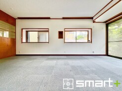 ~余裕の空間が広がるLDK~
・15.75帖あるLDKはご家族団らんのお時間を余裕の広さで演出してくれます。
・ご内覧の際は家具の配置などもイメージしながらご覧くださいませ。