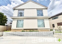 ~新築のように綺麗な外観~
・築年数が経っておりませんので、見た目に古さを感じさせない綺麗な外観となっております。
・リフォームなどに費用が掛からない分、他の部分に予算を回せますよ。