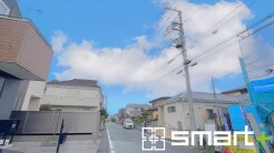 ~完成物件もご案内可能~
・ご案内時には実際の立地に加え、同メーカー・同仕様の完成物件もご案内可能です。
・ぜひ現地と建物をご覧いただき、具体的にイメージしてみてくださいませ。