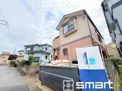 ~綺麗にお使いの外観~
・外観も綺麗にお使いなので、築年数を感じさせない見た目となっております。
・外壁や屋根のリフォームなどをお考えの方もお気軽にご相談くださいませ。