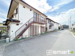 ~閑静な住宅街の立地~
・周辺は閑静な住宅街となっておりますので、静かな暮らしをご実現いただけます。
・前面道路の交通量も多くないので、小さなお子様がいるご家庭でもご安心ですね。