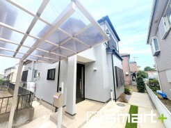 ~綺麗にお使いの外観~
・外観も綺麗にお使いなので、築年数を感じさせない見た目となっております。
・外壁や屋根のリフォームなどをお考えの方もお気軽にご相談くださいませ。