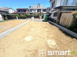 ~ベタ基礎でしっかりとした土台~
・コンクリートの中に鉄筋を配し強度を高めた「ベタ基礎」を採用。
・しっかりとした土台を造ったうえで、その上に建物が築造されていきます。
