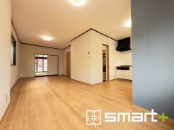 ~家具の配置がしやすい間取~
・LDKはリビングとダイニングの境目が分かりやすくなっており、家具の配置がしやすい造り。
・どんなインテリアにするか考えるだけでも楽しくなりますね。