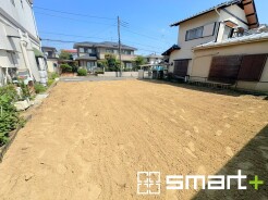 ~ベタ基礎でしっかりとした土台~
・コンクリートの中に鉄筋を配し強度を高めた「ベタ基礎」を採用。
・しっかりとした土台を造ったうえで、その上に建物が築造されていきます。